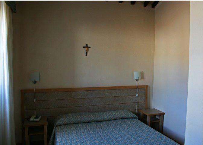 Casa Religiosa Di Ospitalita San Ponziano Bed & Breakfast Сполето Екстериор снимка